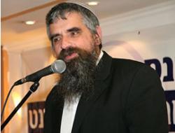 הרב שרלו: יש לארח מסתננים בהתנחלויות