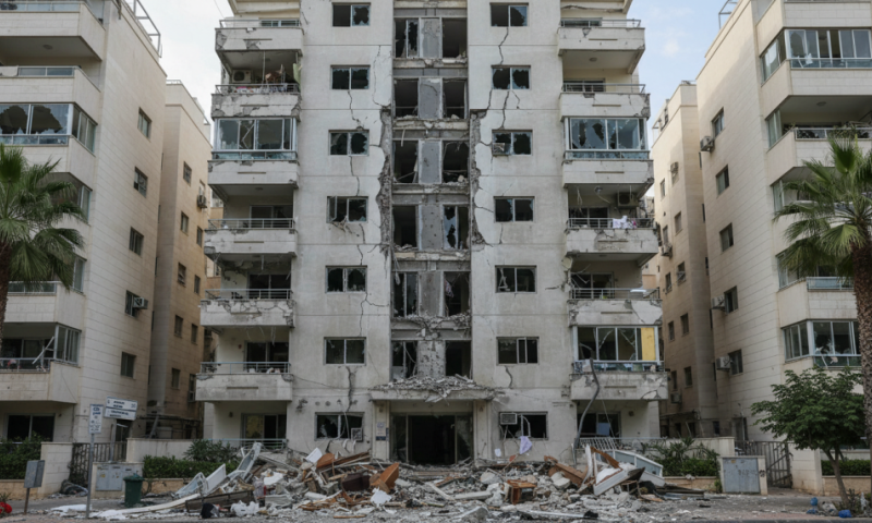 ביתו של השחקן הישראלי נפגע מטיל איראני