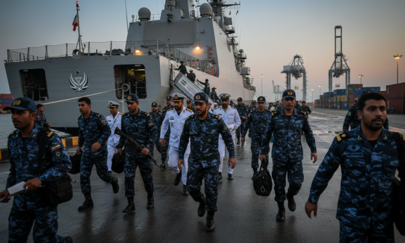 דרמת ענק באיראן: 208 אנשי חיל הים ערקו