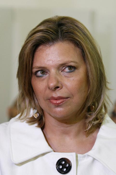 שרה בכותרות – חנוך דאום נחלץ לעזרה