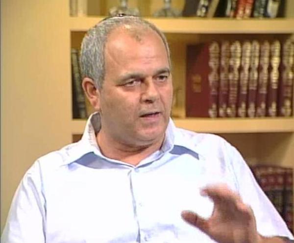 קריאות לפיטוריו של המדען הראשי של משרד החינוך: "יצא נגד תורת האבולוציה"