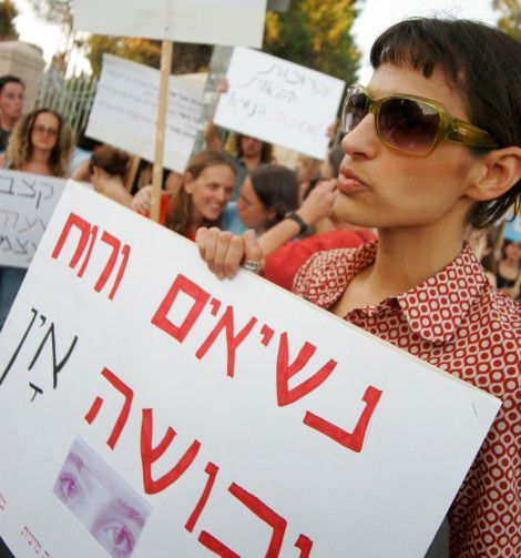 "המשורר האנס" מתקפת בלוגרים על משורר ומבקר הספרות של השמאל הקיצוני