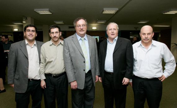 המאבק על העוזרים: הרשקוביץ נגד אורלב