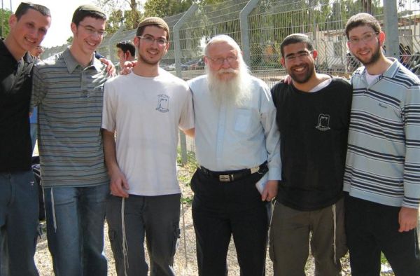 הולכים בתלם: הביינשים מתגייסים בהמוניהם