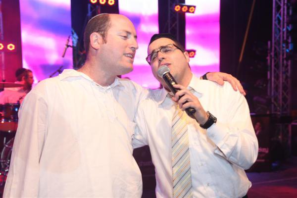 עזרא שולטתתת בכיפה הסרוגה?