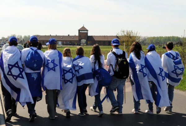 הקימו דוכן המבורגרים כדי לממן את המסע