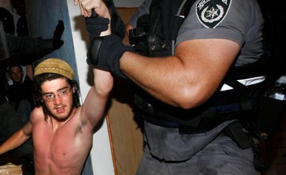 בית המשפט: השוטרים התעמרו במתנחלים