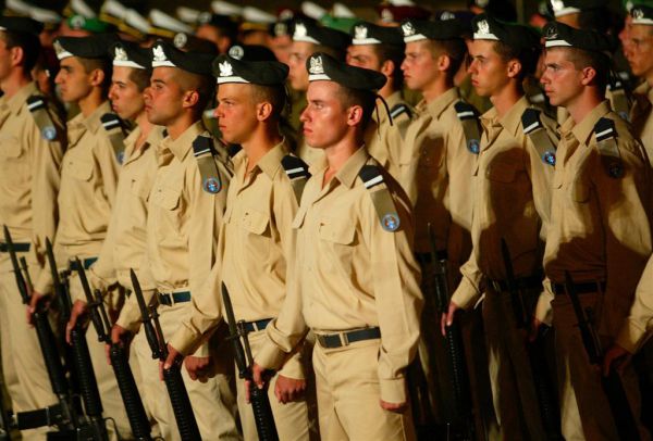 הרבנות הצבאית: שירת נשים? לתת פטור לדתיים