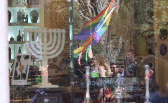 אם המציאות משתנה גם ההלכה משתנה? (היחס להומואים)