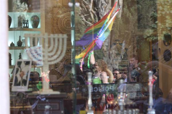 אם המציאות משתנה גם ההלכה משתנה? (היחס להומואים)