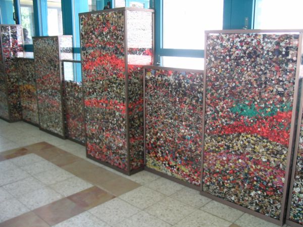 לומדים שואה: מייזם הכפתורים של תלמידי בית הספר "עשה חיל"