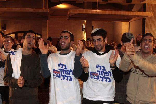 "הגיע הזמן שמשרדי ממשלה יבטלו את המנוי ל'הארץ'"