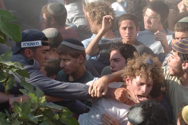 תושבי יצהר: צה"ל השתגע ירו עלינו מעל לראשים