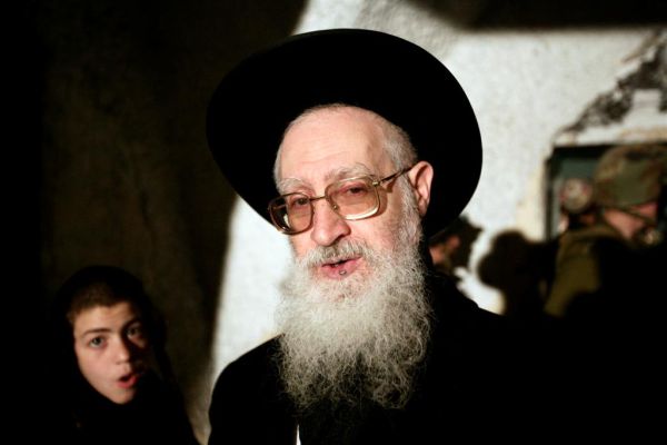 צו מעצר נגד הרב יעקב יוסף: "השוטרים הגיעו גם אליי"