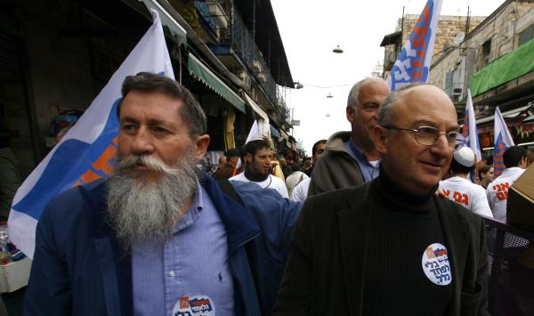 האיחוד הלאומי: אובמה נועץ סכין בגב וביבי הולך אליו