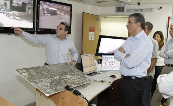 כחלון בגוש עציון: אתנגד להמשך ההקפאה