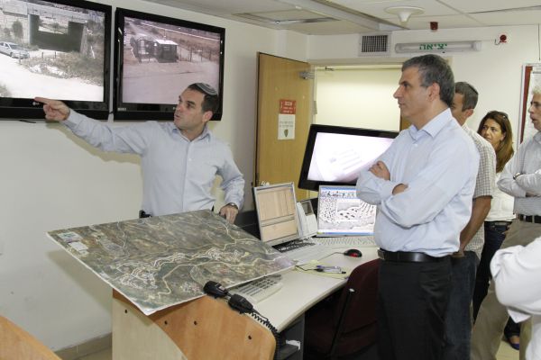 כחלון בגוש עציון: אתנגד להמשך ההקפאה