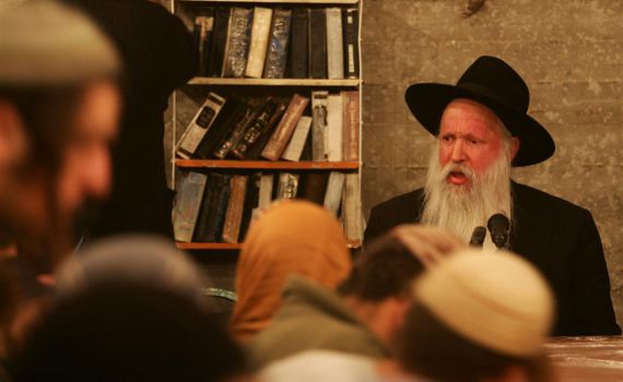 צו הריסה על ישיבת עוד יוסף חי; פעילי ימין: מסגדים ישרפו