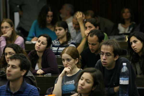 רבנים ידונו: כיצד הבייניש הרווק לא יתקלקל באקדמיה