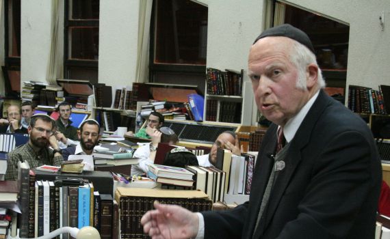 הרב ליכטנשטיין, כיצד גורמים לאדם להידבק באלוהים?