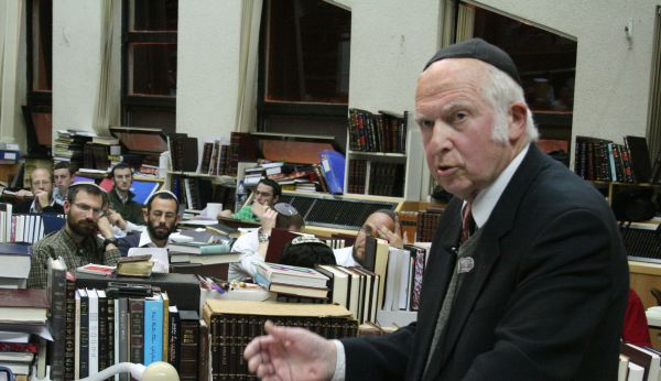 הרב ליכטנשטיין, כיצד גורמים לאדם להידבק באלוהים?