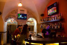 יציאה כשרה: בת עמי מגלה את הפאבים של י-ם והפעם – הגוב