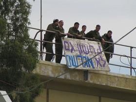 ושוב אתכם: מניפי שלט הסרבנות חוזרים להסדר