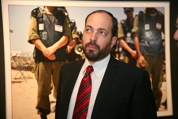 השר אטיאס במוזיאון גוש קטיף: די לנסיגות חד צדדיות