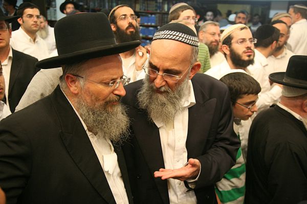 התפילה שהיה הרב אליהו מתפלל לפני שהיה יושב בדין