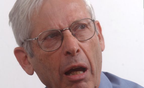 בגין מגן על נתניהו: טרק טלפון בשידור חי ברדיו קול חי