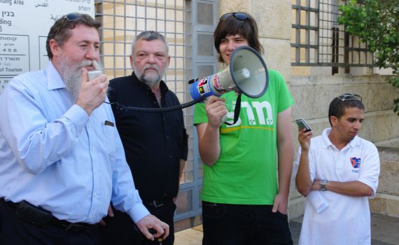 הפגנת הקרבה: צעירי מרצ והאיחוד הלאומי נלחמים יחד