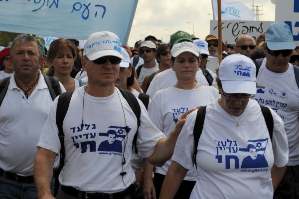 קמפיין אגרסיבי:על התגייסות כלי התקשורת למען שליט