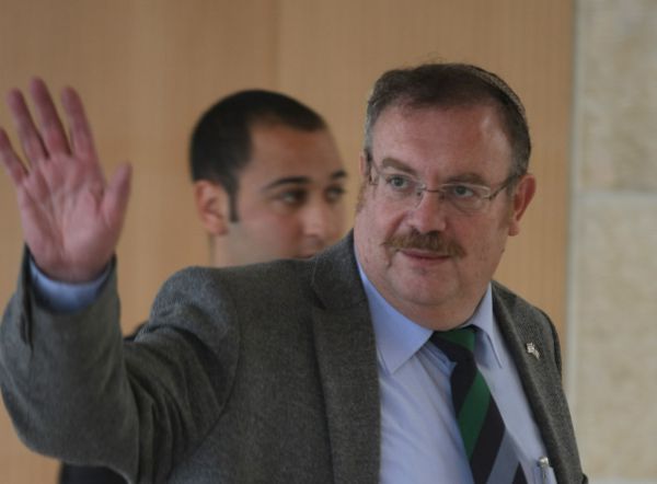 הרב הרשקוביץ ואורבך פתחו חשבון בנק נפרד מהמפדל