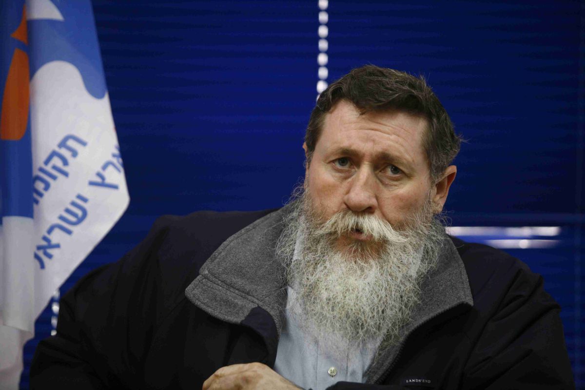 כצל'ה זועם: "נתניהו חילל את כבודו של הרב אליהו"