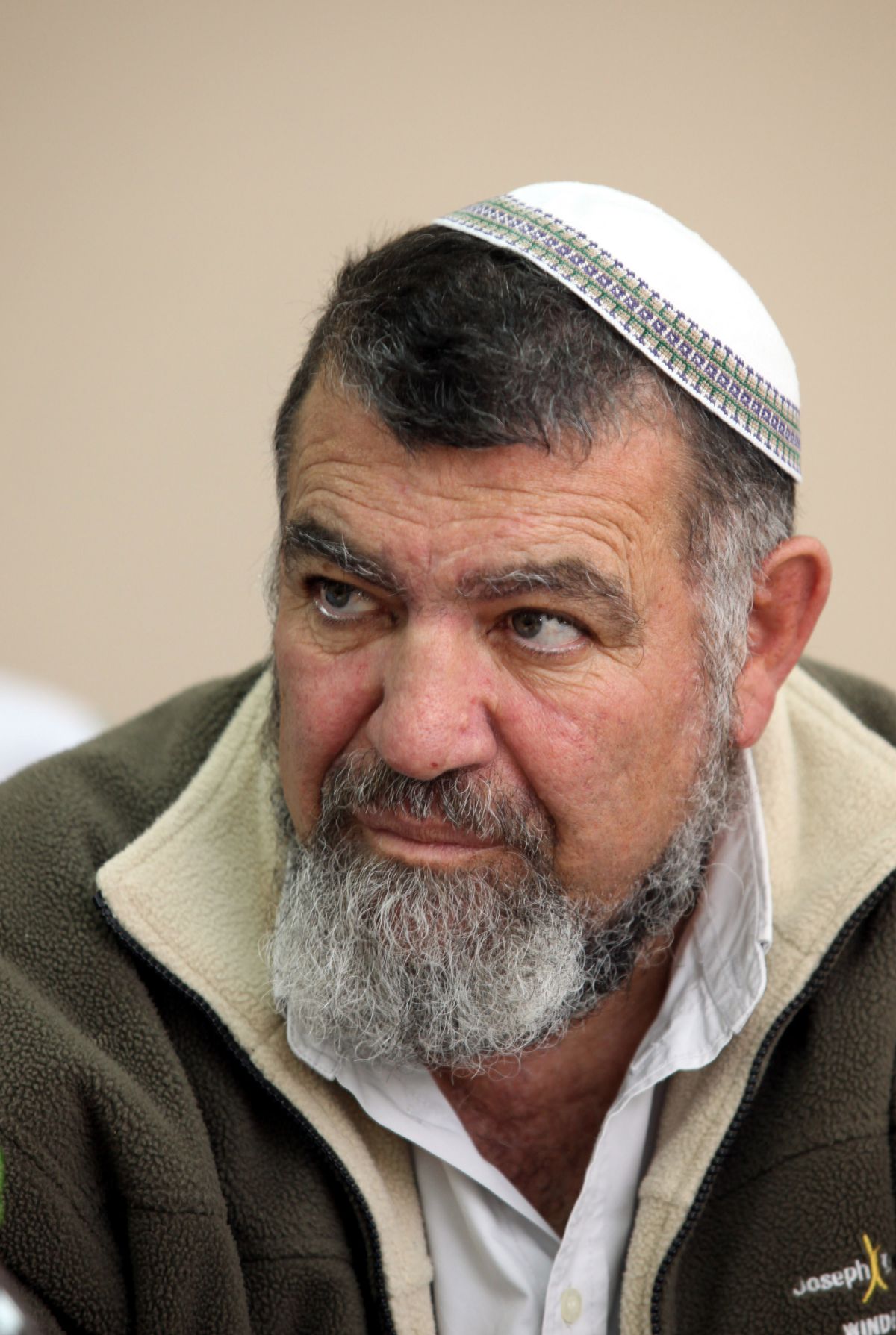 מתנחלים בעד אנשי סלונים: בג"ץ רודף חרדים ומתנחלים