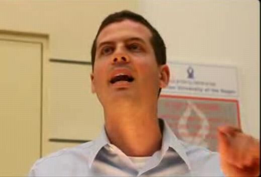 אלדד יניב: "אתם סותמים פיות". שובל: "זכותנו לבקר"