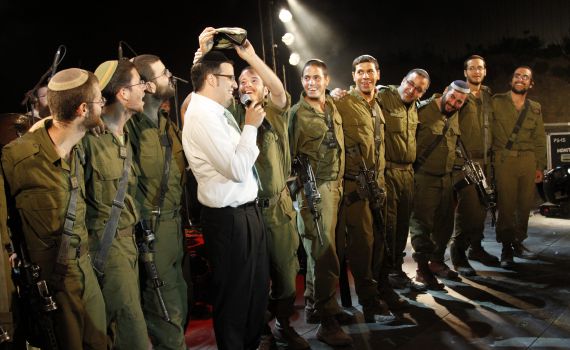 חיילי חטיבת כפיר חיבקו את שוואקי