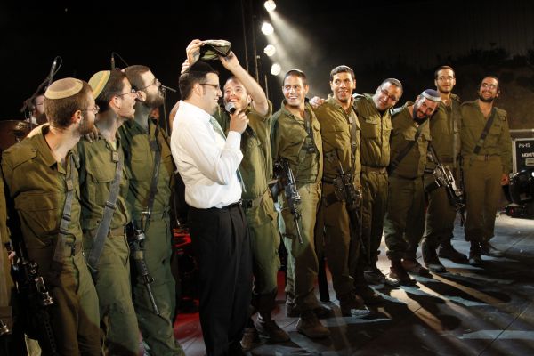 חיילי חטיבת כפיר חיבקו את שוואקי