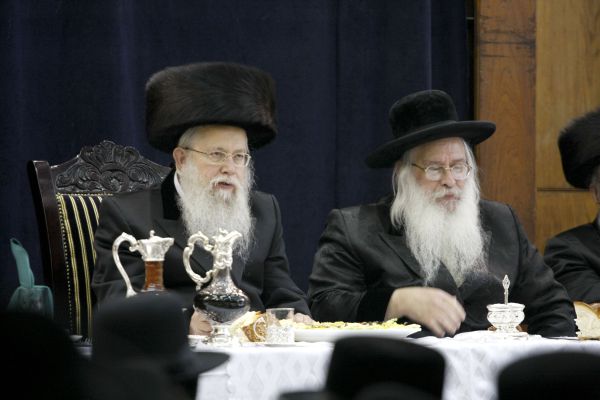 השר הרשקוביץ לחסידי סלונים: אל תרחיקו יהודים