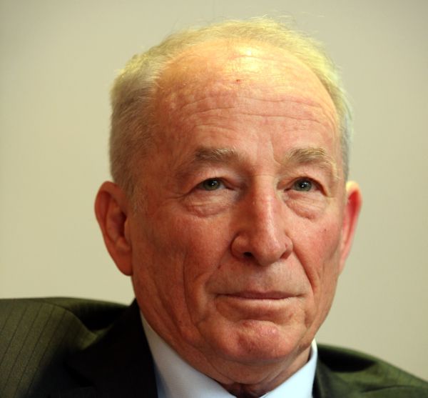 פניה ליועץ: גם אישה יכולה לשמש כמנכ"לית בתי הדין