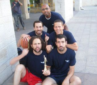 יש אליפות: רדיו גלי ישראל כיסחו את תחנת גלי צה"ל