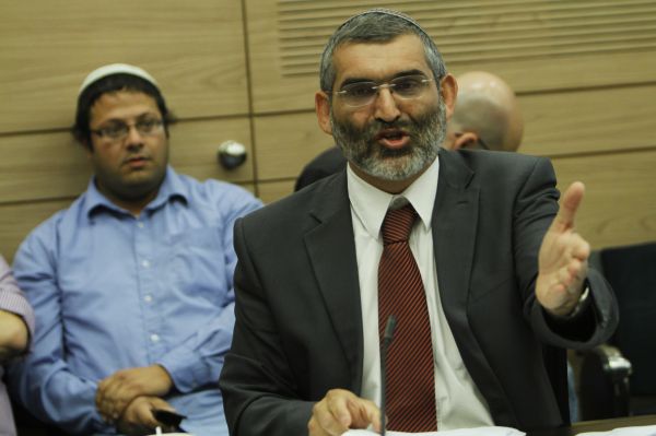 בן ארי ובן גביר הפריעו בהצגה של מחרימת התאטרון באריאל