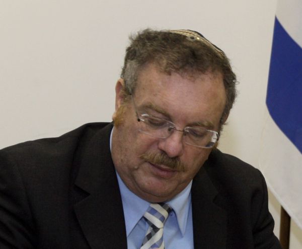 השר הרשקוביץ לא שולל הקפאת בנייה נוספת ביהודה ושומרון