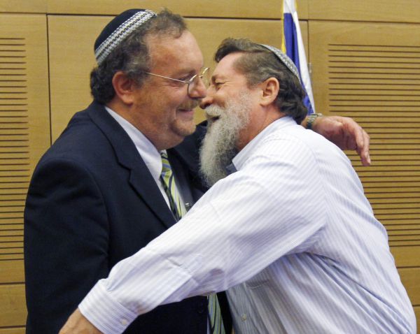 הצעירים: אחדות המחנה? חמסה חמסה חמסה