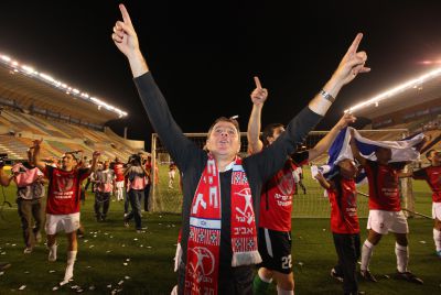 האוהדים חבשו כיפות, הפועל תל אביב עלתה לליגת האלופות