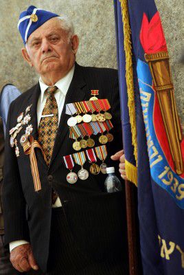 קרית ארבע מצדיעה לעלייה מברית המועצות