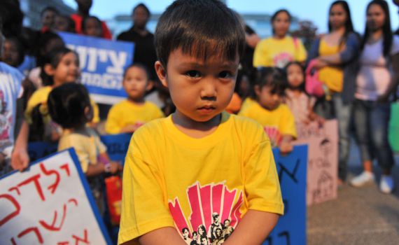 מצפצפים על החוק: מאות ישראלים יחביאו ילדי זרים
