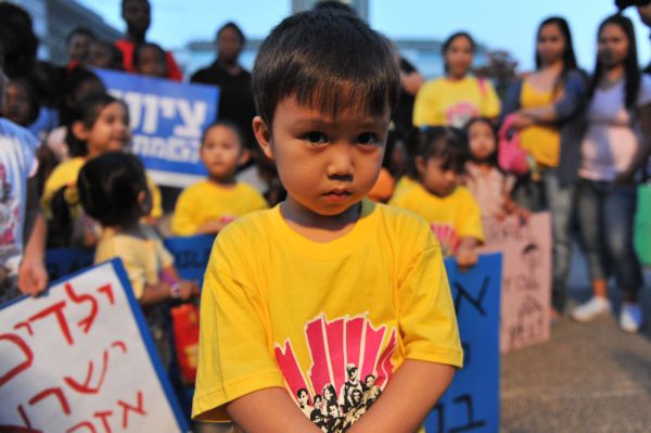 מצפצפים על החוק: מאות ישראלים יחביאו ילדי זרים