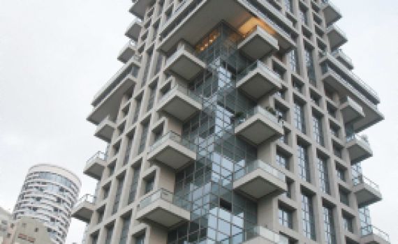 יוסי אפרתי, מנהל מחלקת השקעות בהכשרה ביטוח: "כדאי לדחות את קניית הדירה בעוד שנה"