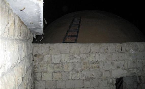תמונות משיפוץ כיפת 'קבר יוסף' בשכם.